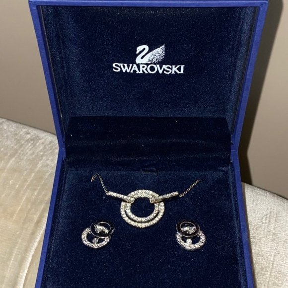 Swarovski Silver Necklace+ Earring Set